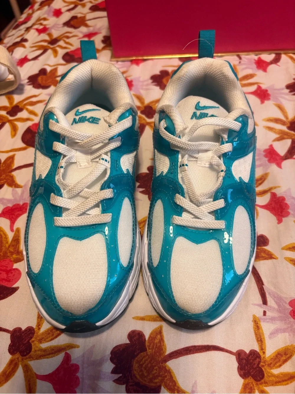 Nike kids low
